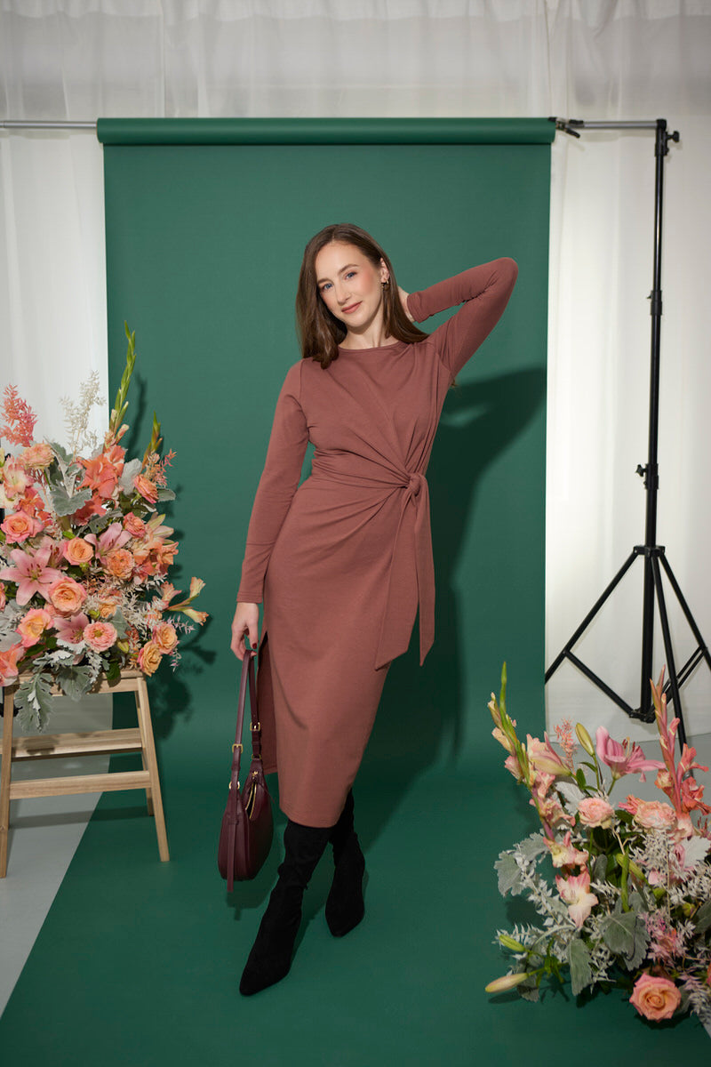 Women's petite tie-side jersey midi dress with long sleeves in brown