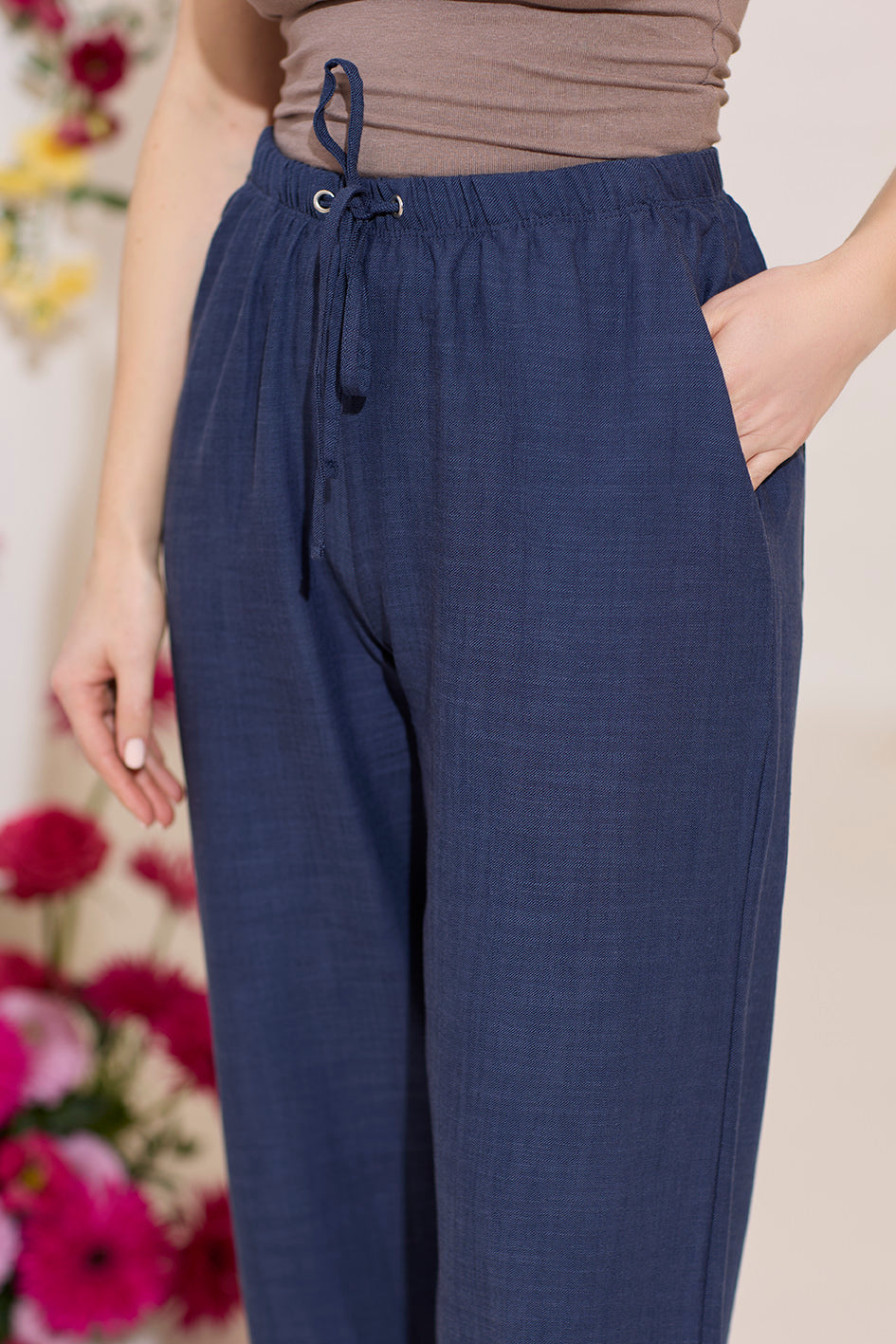 Wide leg, tie waist, navy casual summer petite trousers in linen and cotton, close up